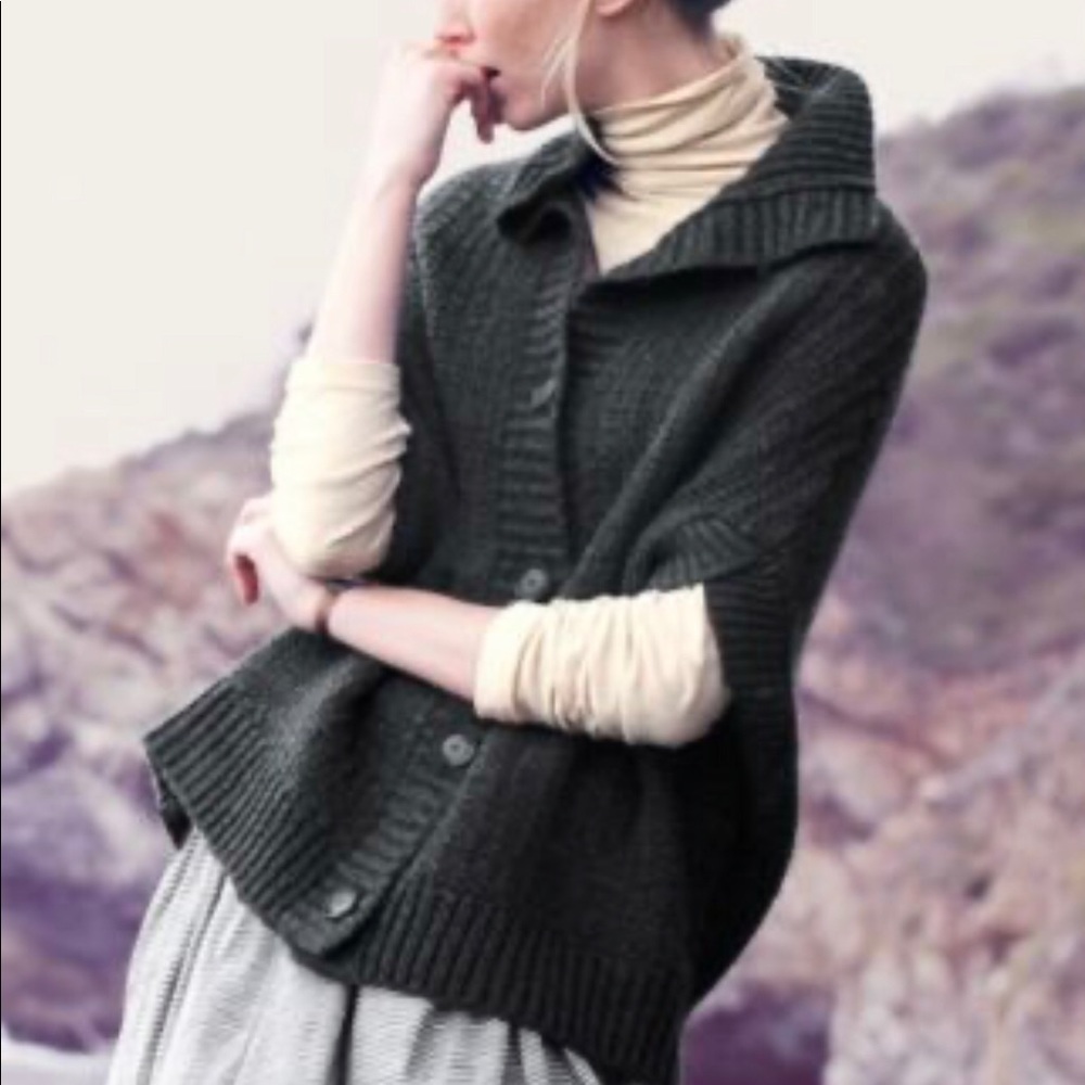 Garnet Hill Button-Front Cape Sweater Lambswool Angora Rabbit Hair blend Black M